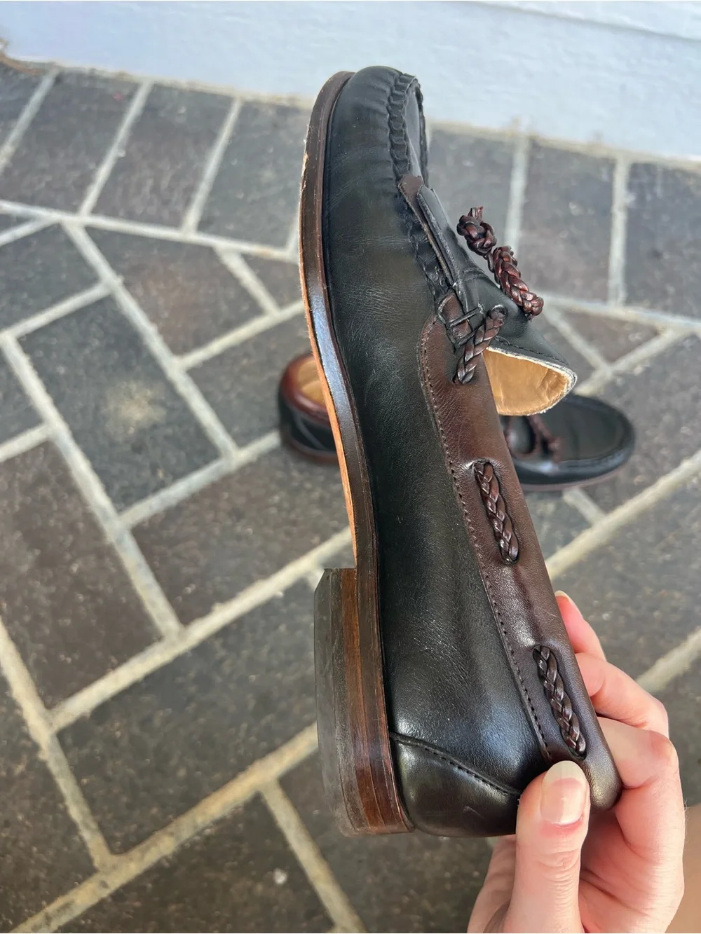EUC Men’s 8.5 Allen Edmonds Woodstock Black and Brown Leather Kiltie Loafers